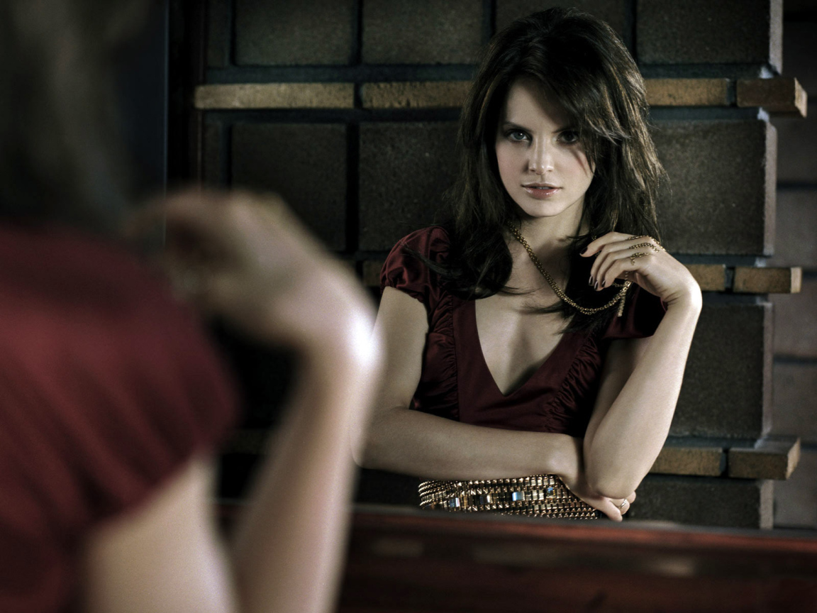 Привлекательная девушка