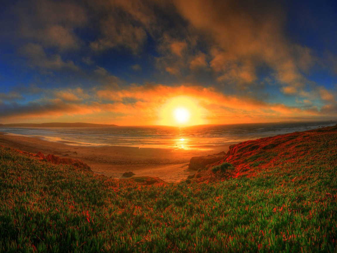 Красивый закат на горизонте