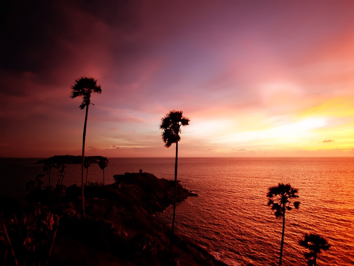 Красивый закат на горизонте