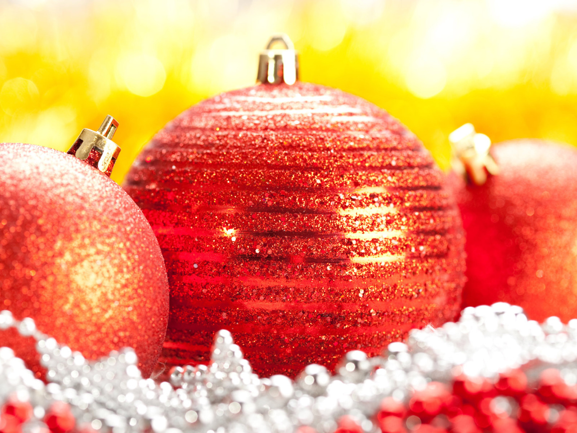 Декоративные шарики на елку