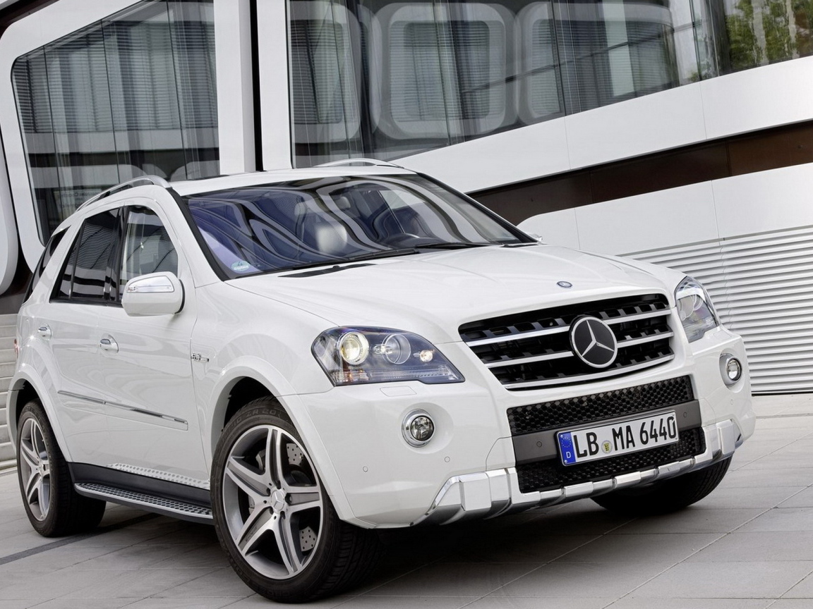 Mercedes-Benz-ML 63 AMG 2011