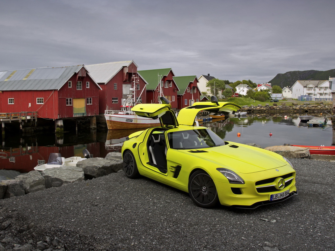 Мерседес Бенц AMG E-Cell Концепт