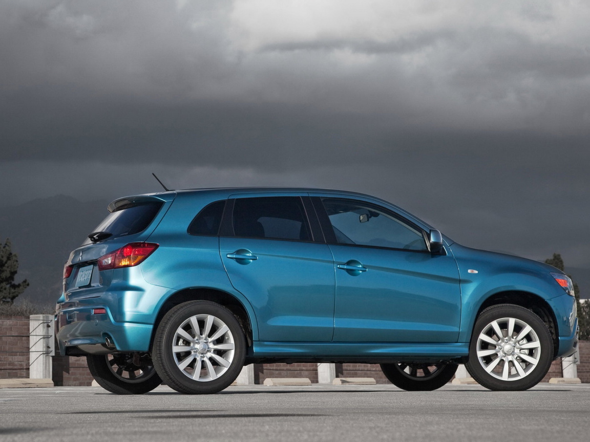 Митсубиши CUV