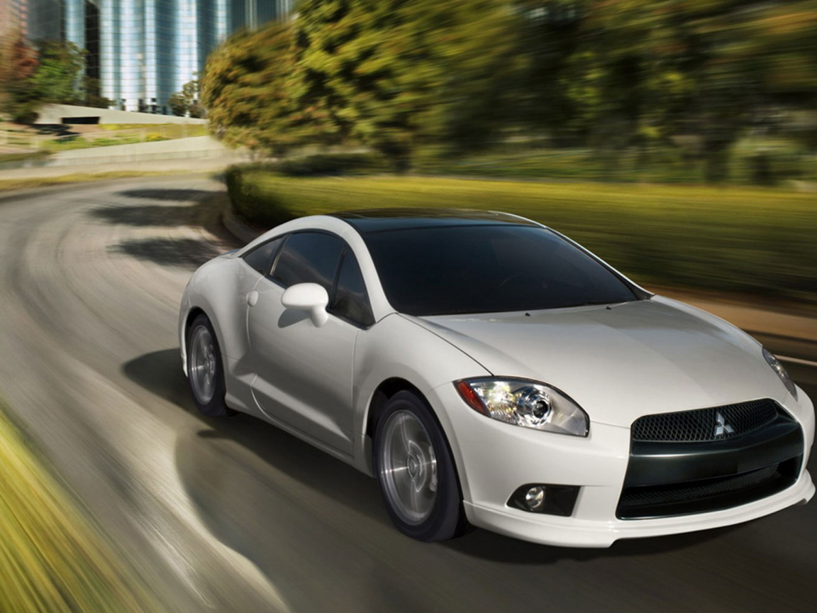 белый Митсубиши Эклипс