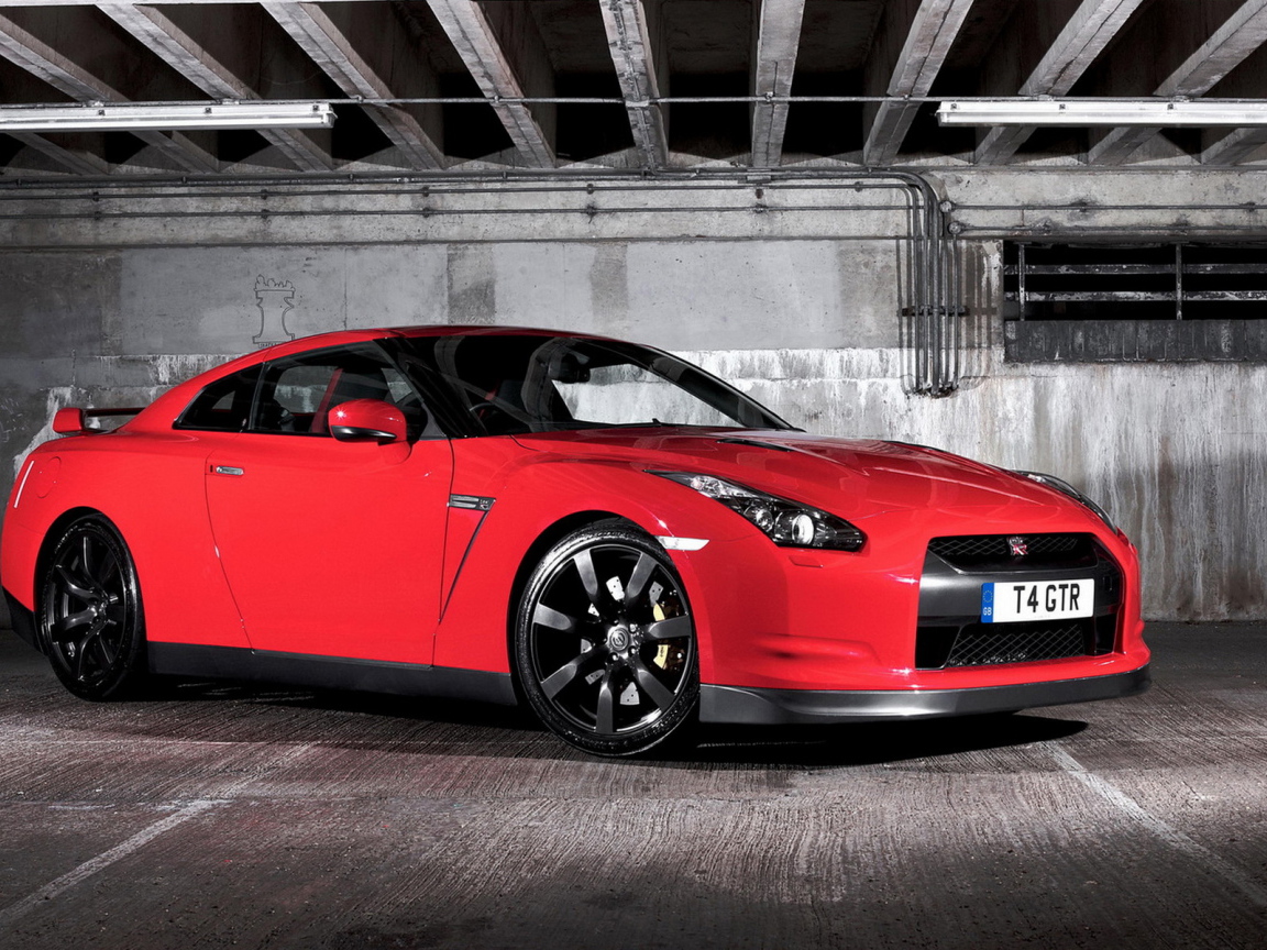 Nissan-GT-R