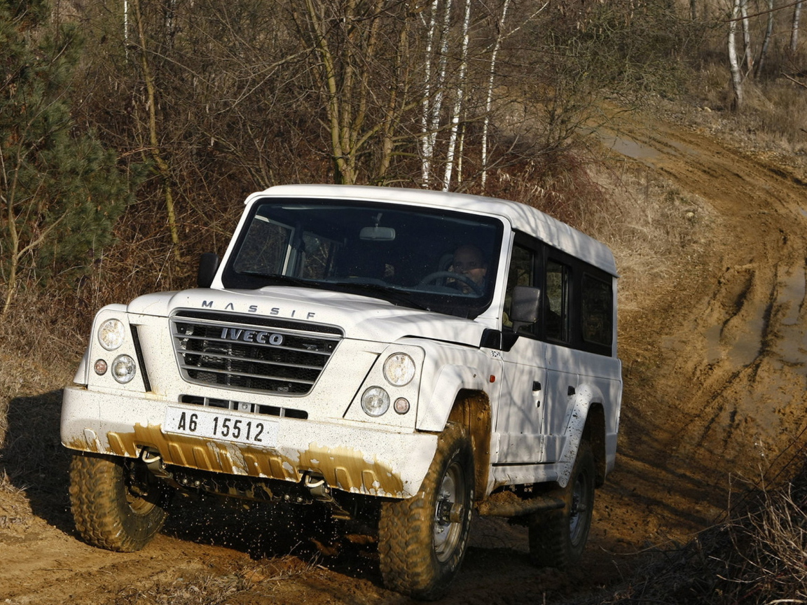 Ивеко Массиф в белом цвете