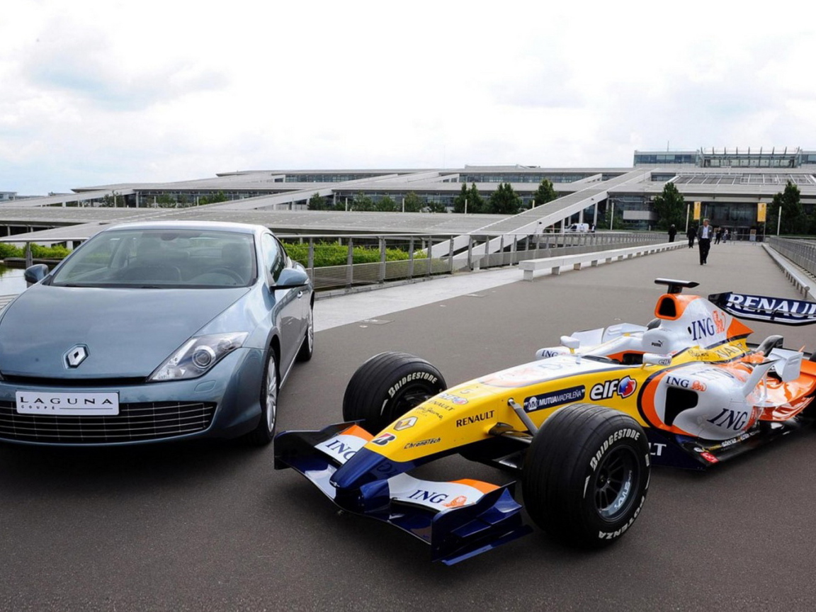 Renault Laguna Coupe мощь и грация спортивного болида