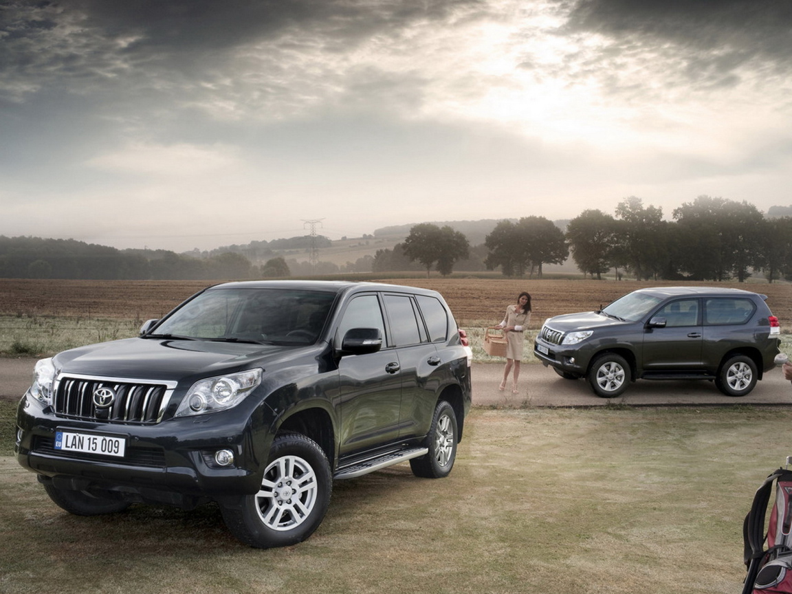 Тойота Лэнд Крузер на прогулке