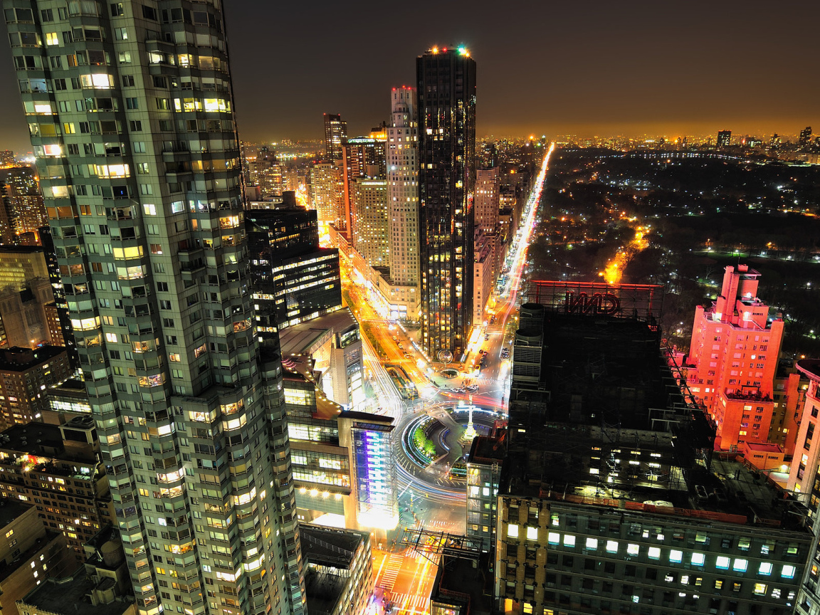 Город в ночном свете