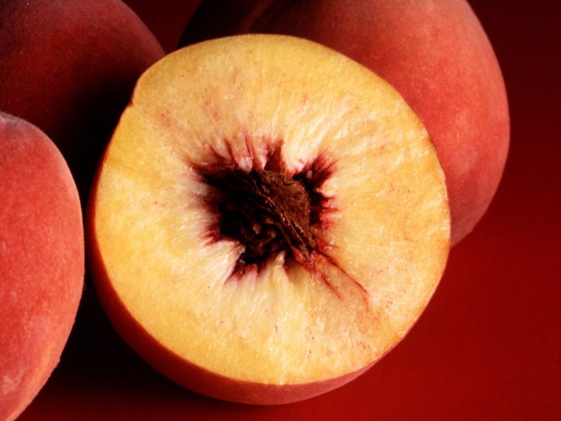 Сладкие персики