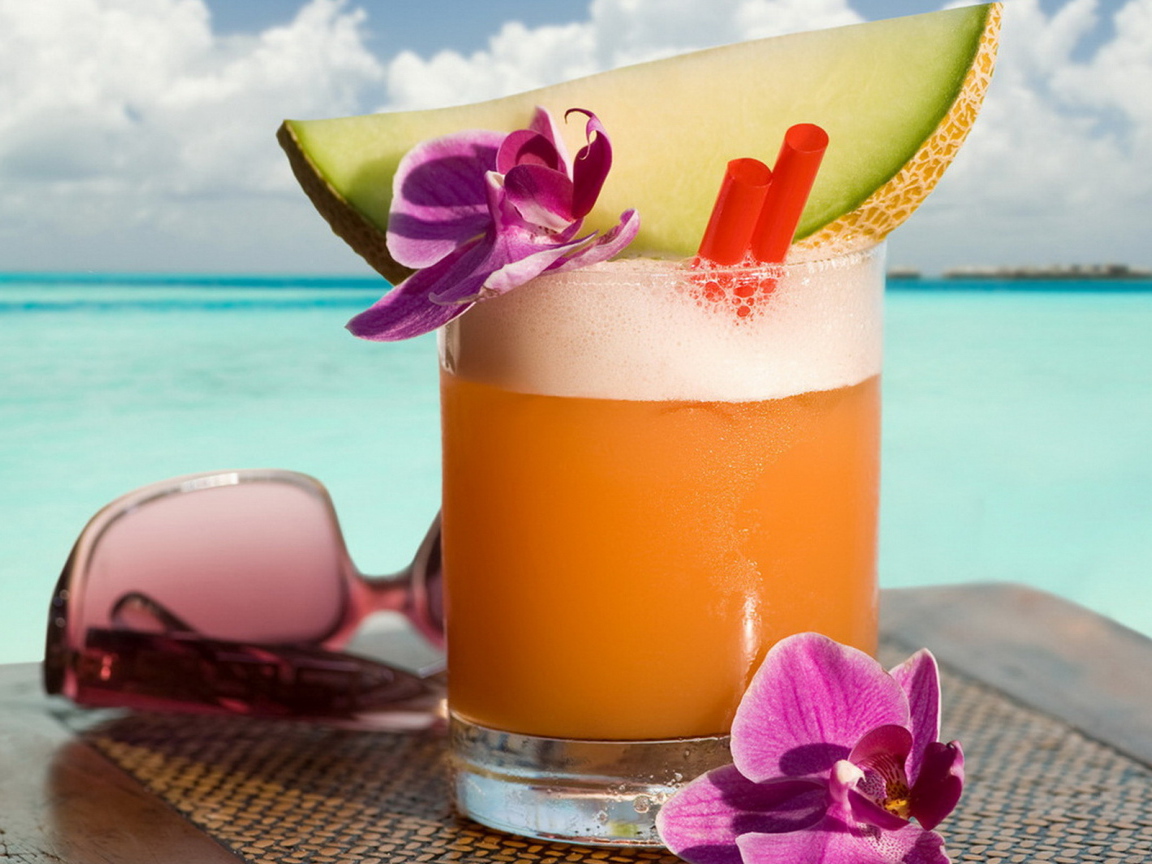 С кусочком дыни