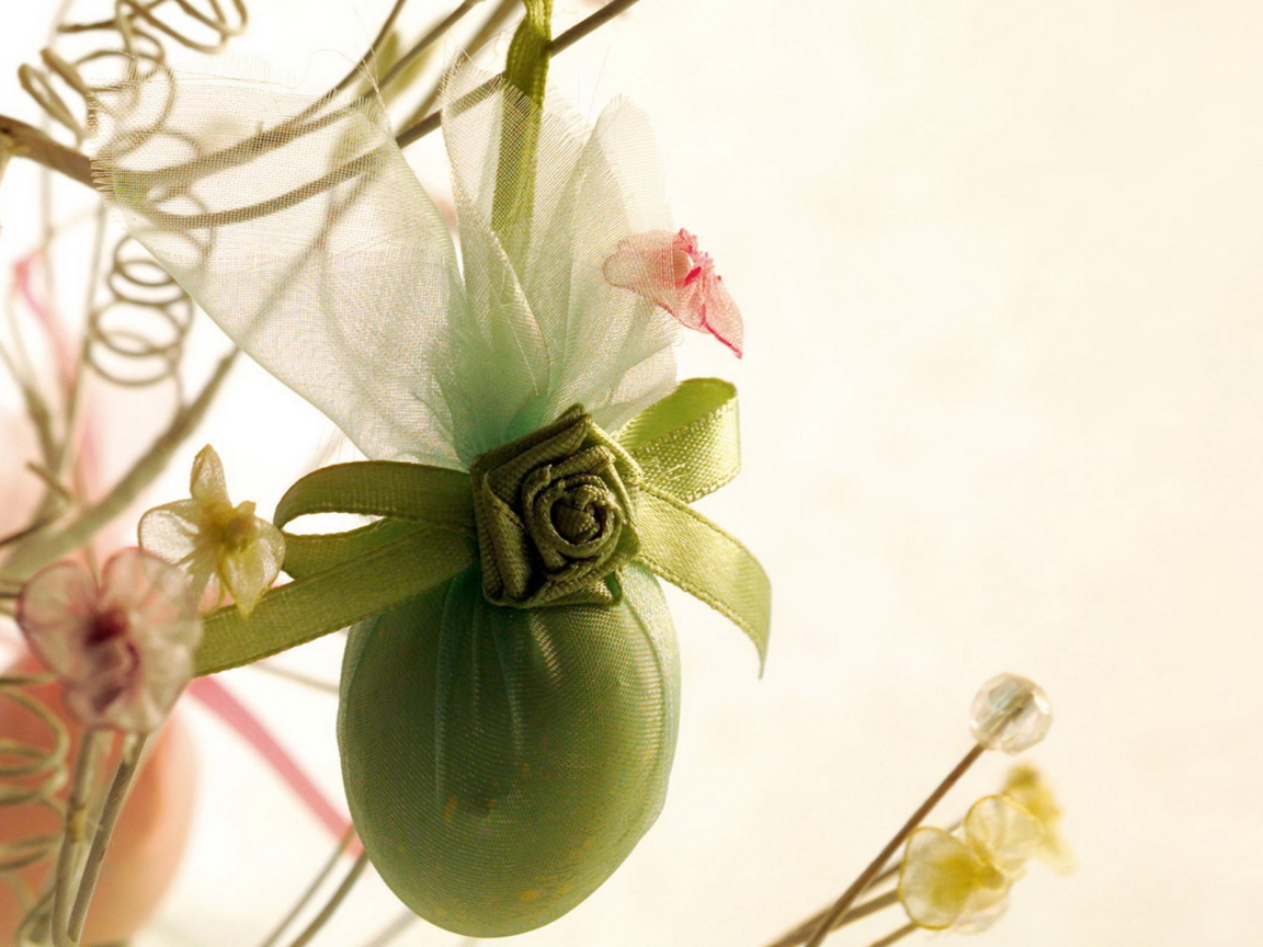 Яйцо на веточке