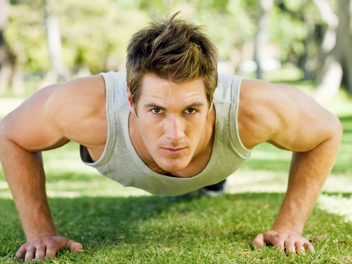 В процессе отжимания