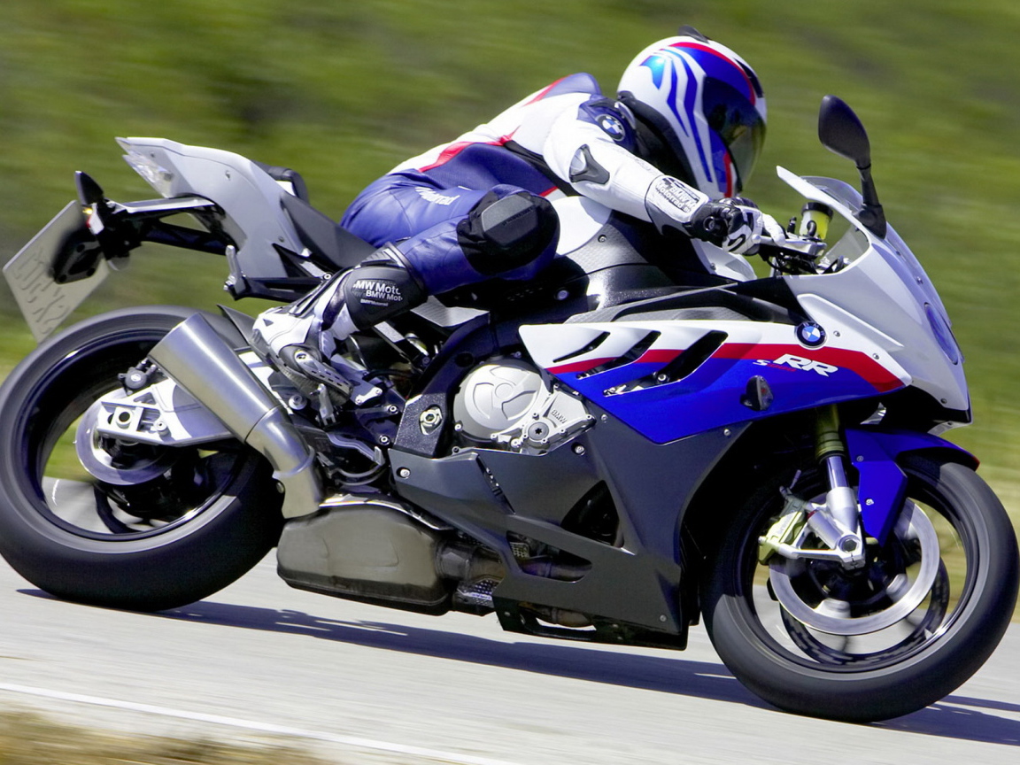 мотоцикл БМВ S 1000