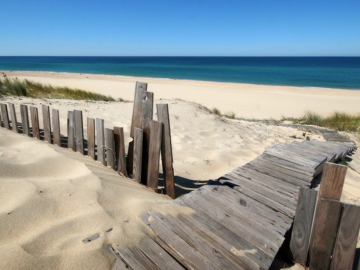 Песчаный берег