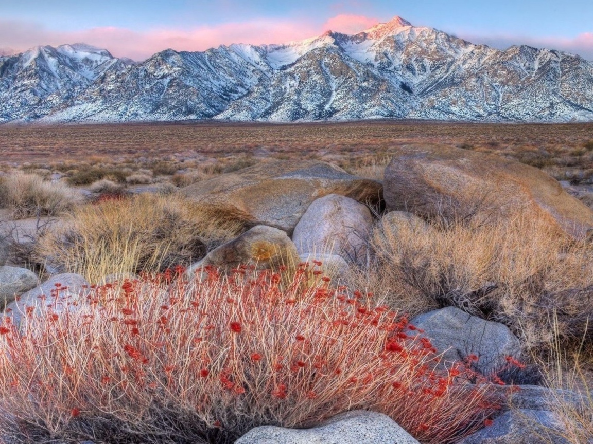 Горы среди пустыни