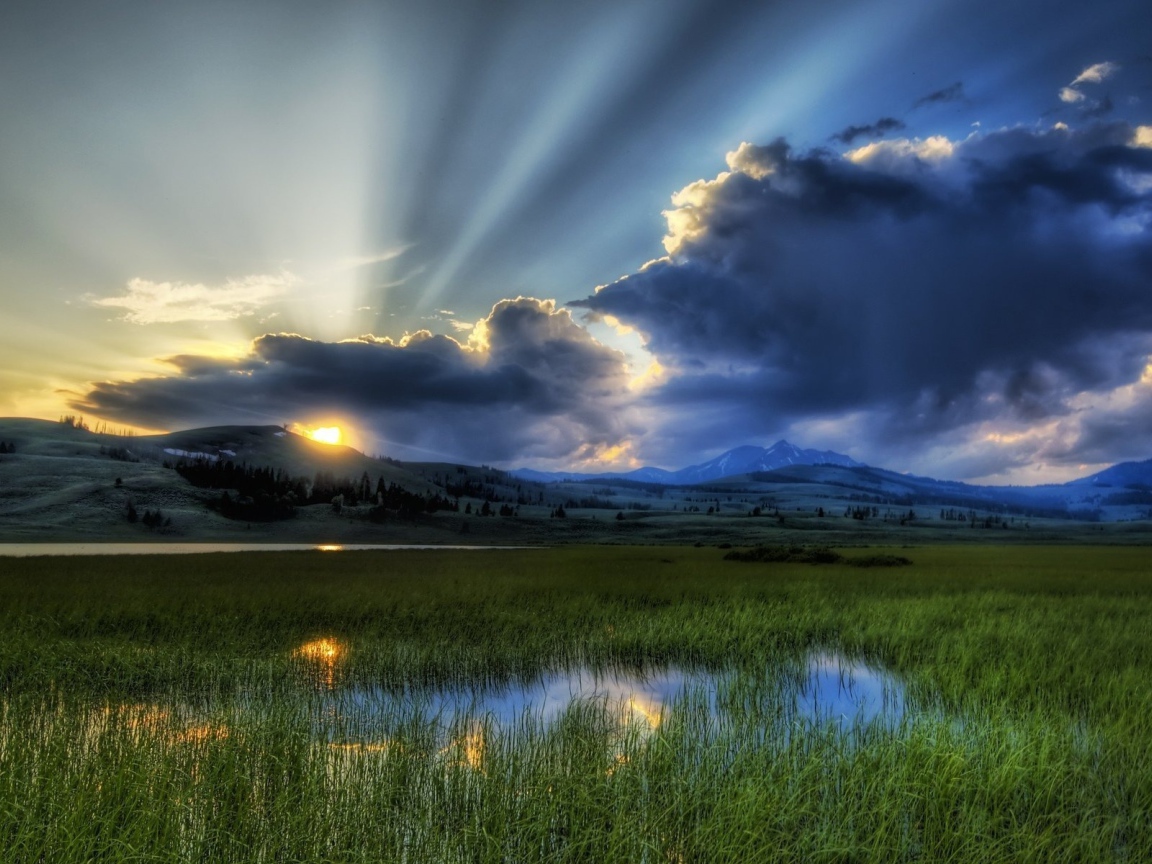 Рассвет над долиной