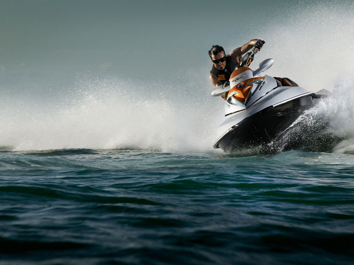 Прогулки на гидроцикле