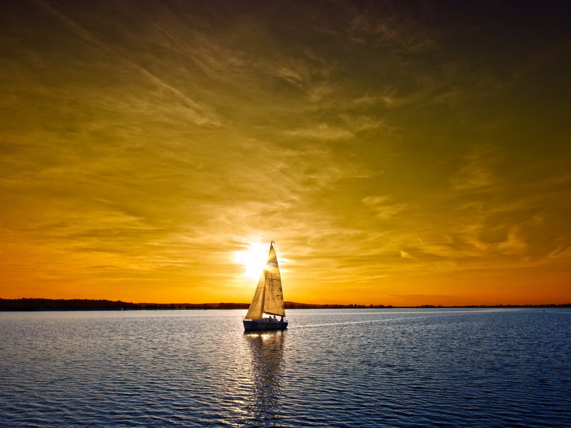 Парусная лодка