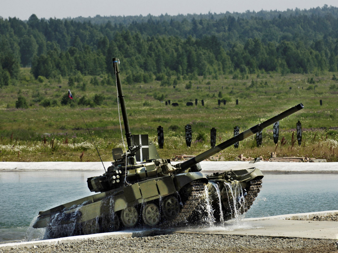 танк Т90 на полигоне