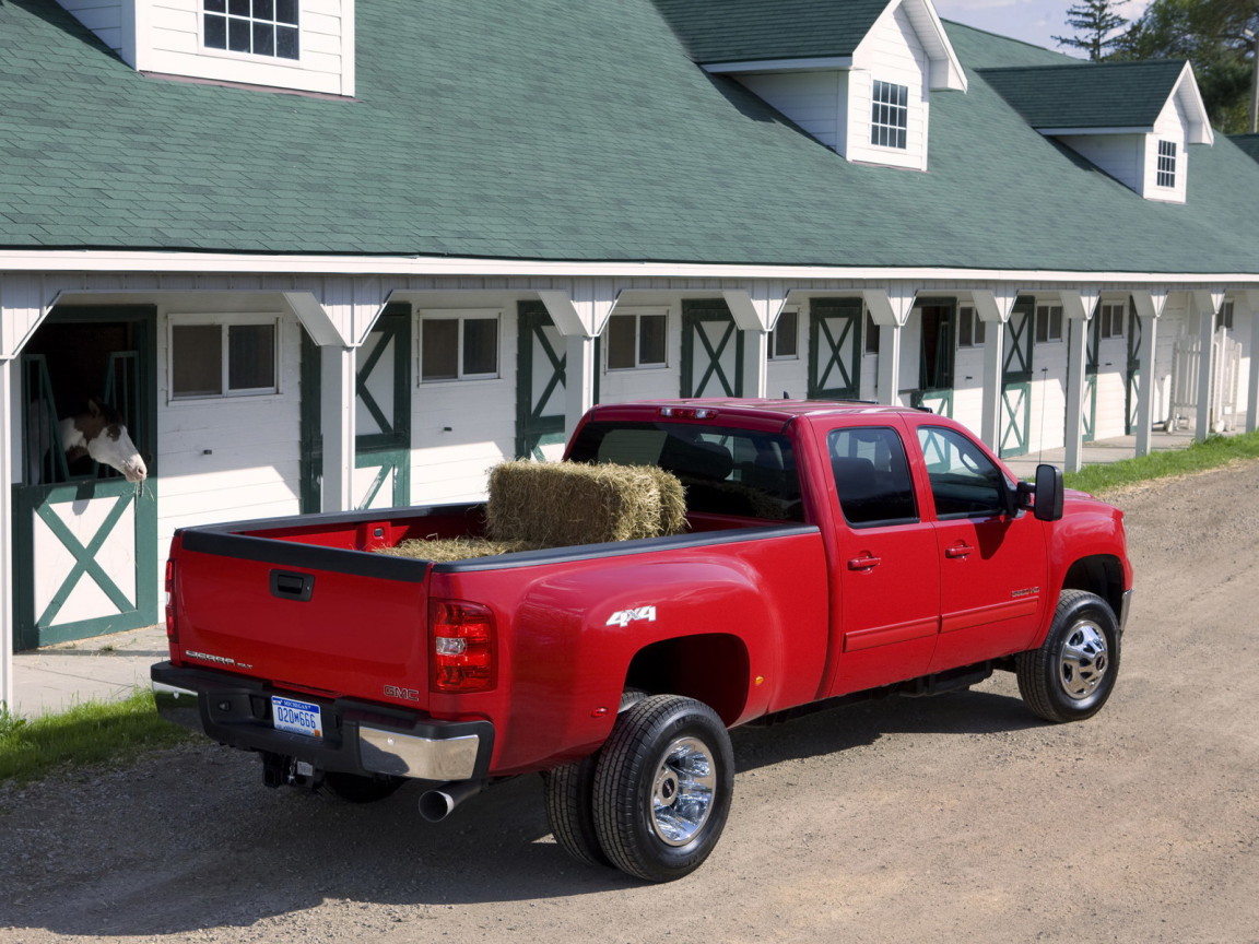 2011-GMC-Sierra-HD-3500