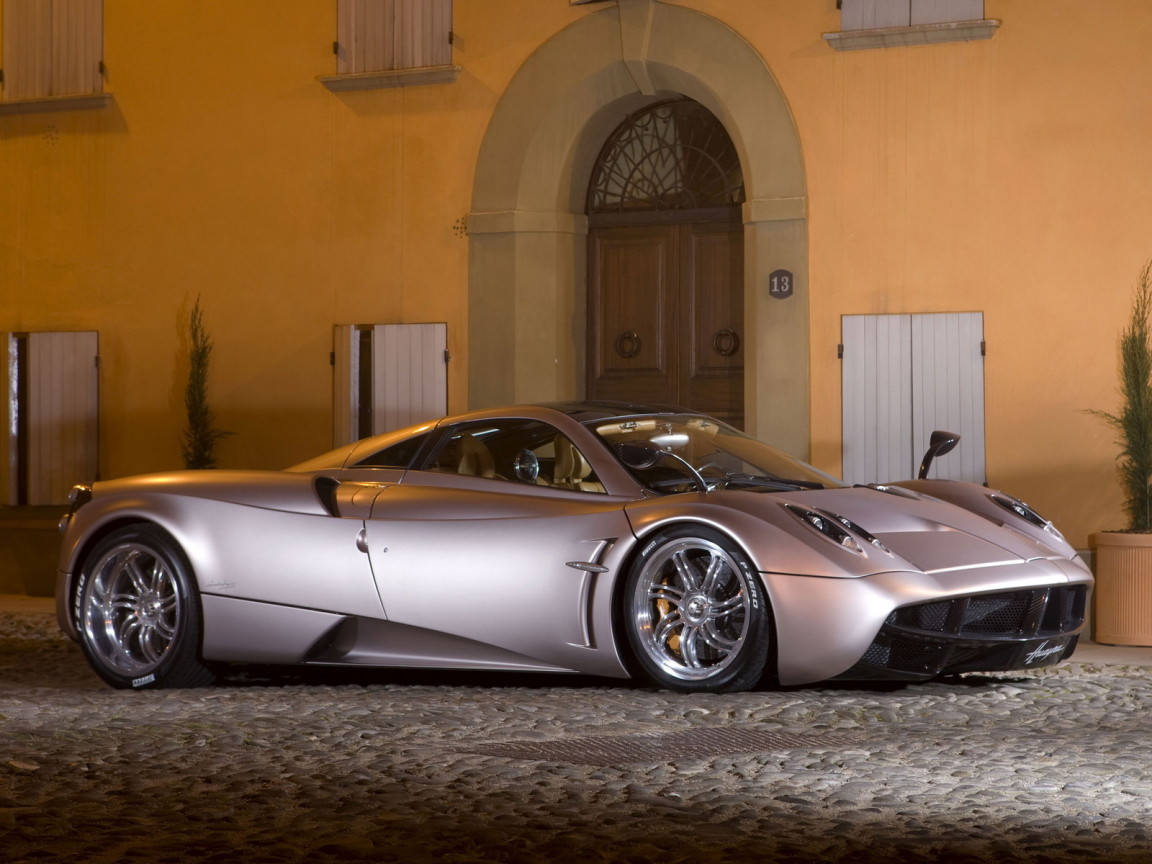 cуперкар Pagani Huayra
