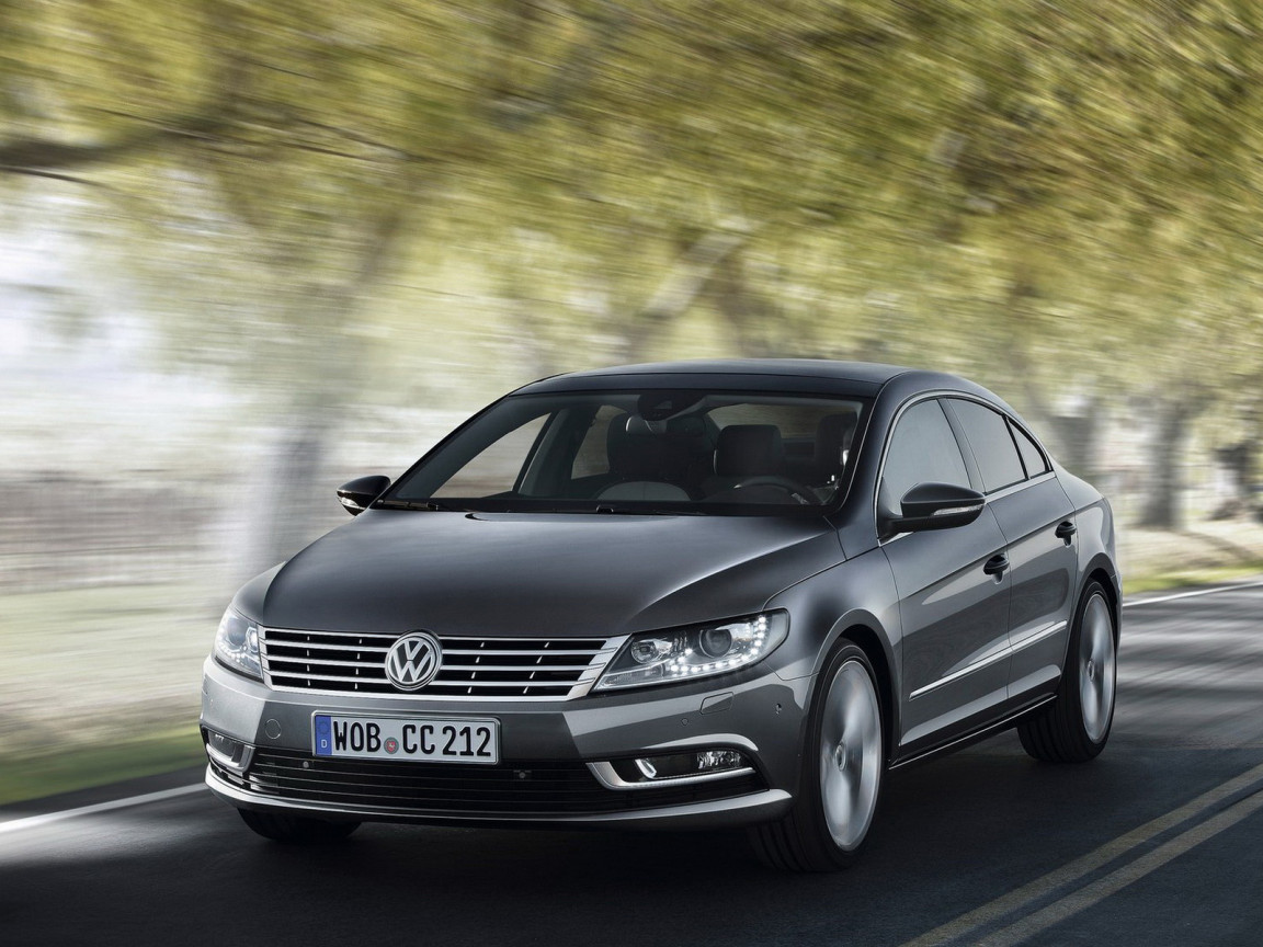 Volkswagen-Passat CC в движении