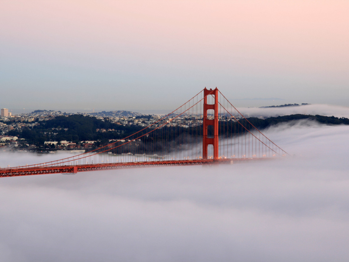 Калифорнийский мост в тумане