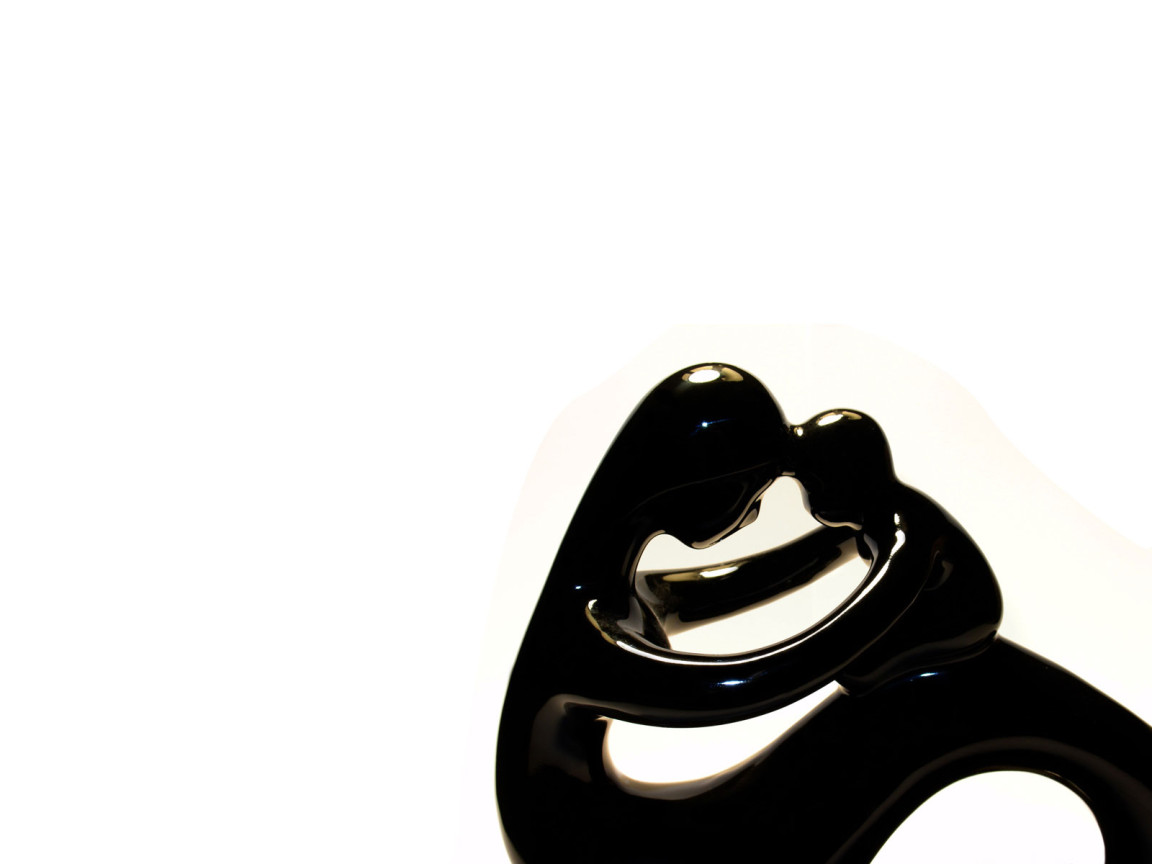 Статуя матери и ребенка