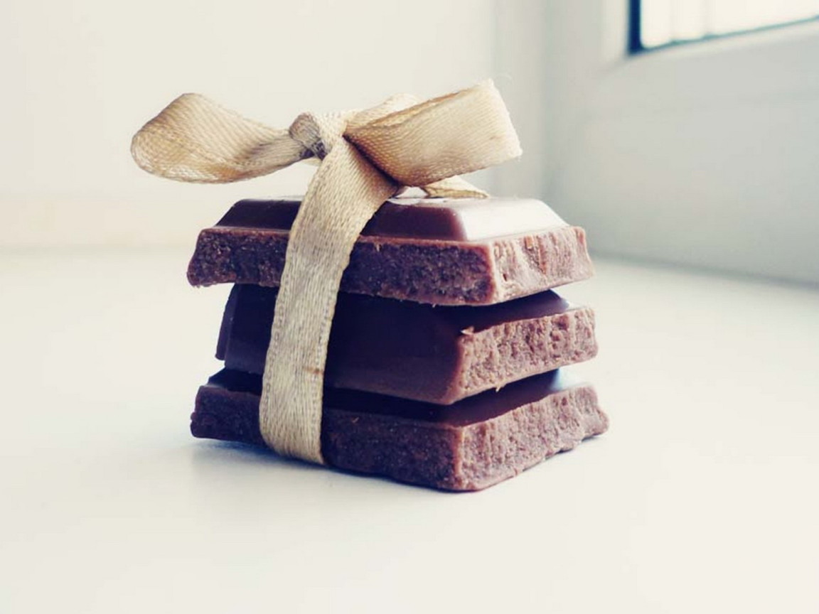 Три кусочка шоколада