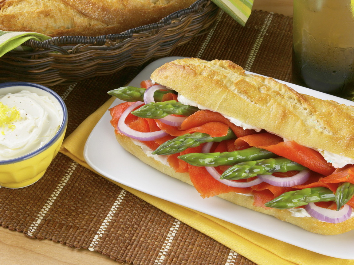 Бутерброд со спаржей