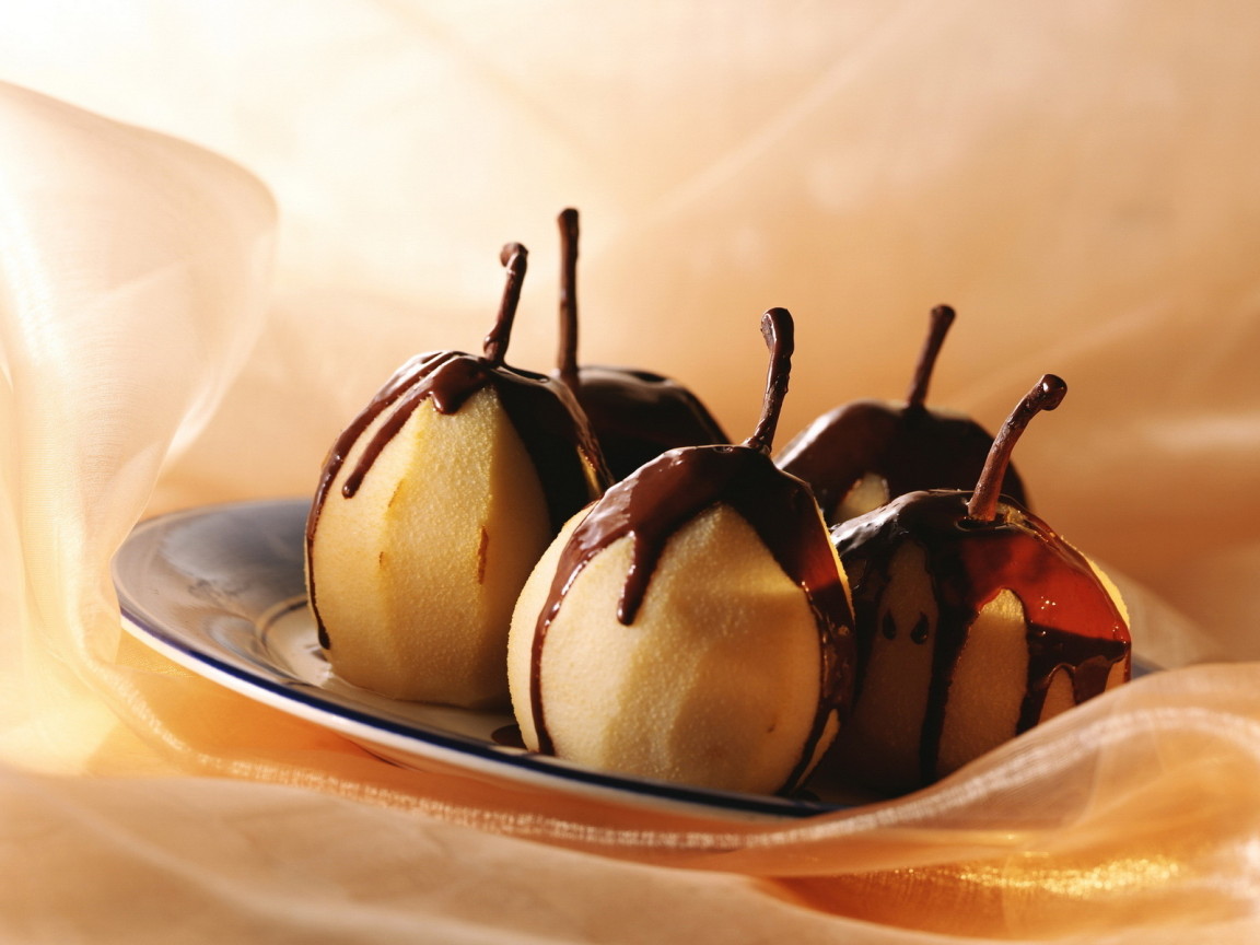 Груша в шоколаде