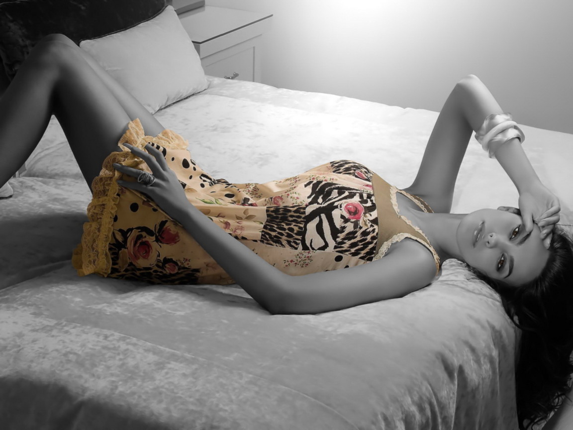 Девушка в цветном