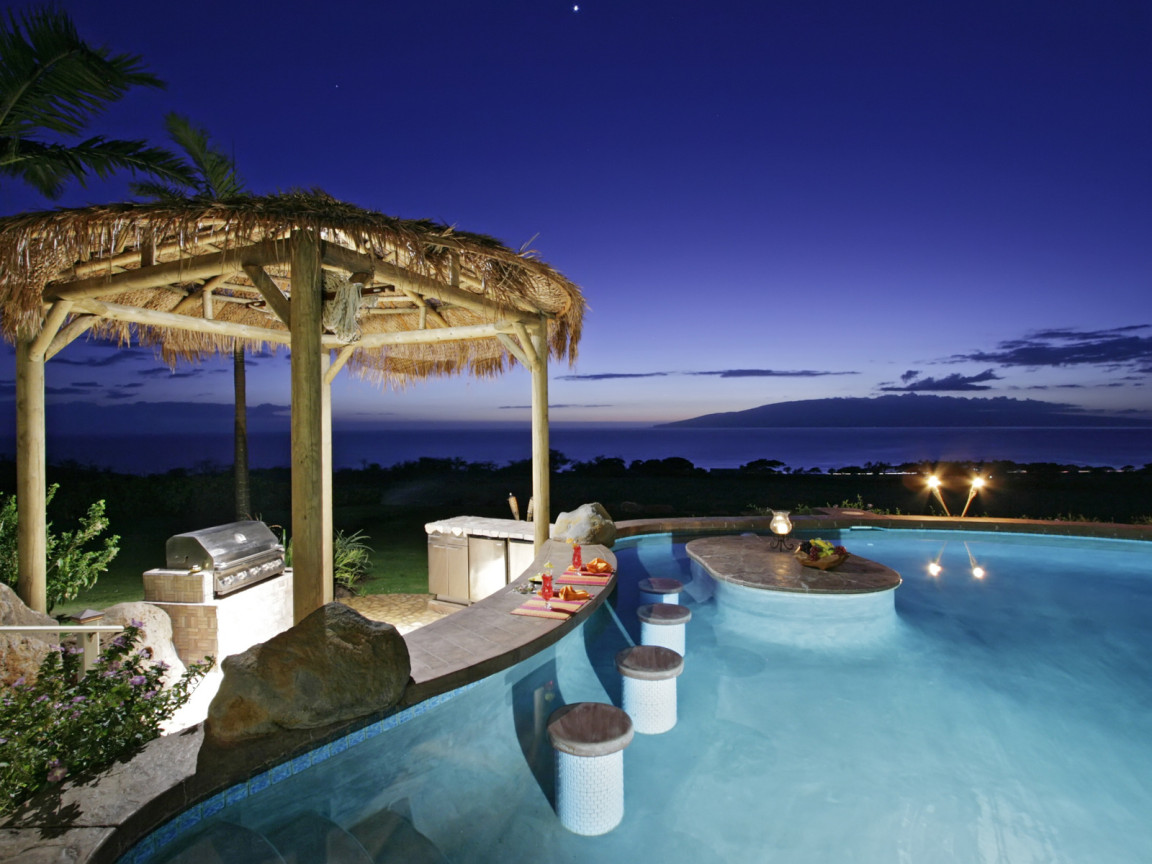 Бассейн с видом на океан