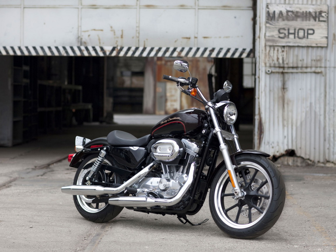 Harley Davidson XL883 SuperLow