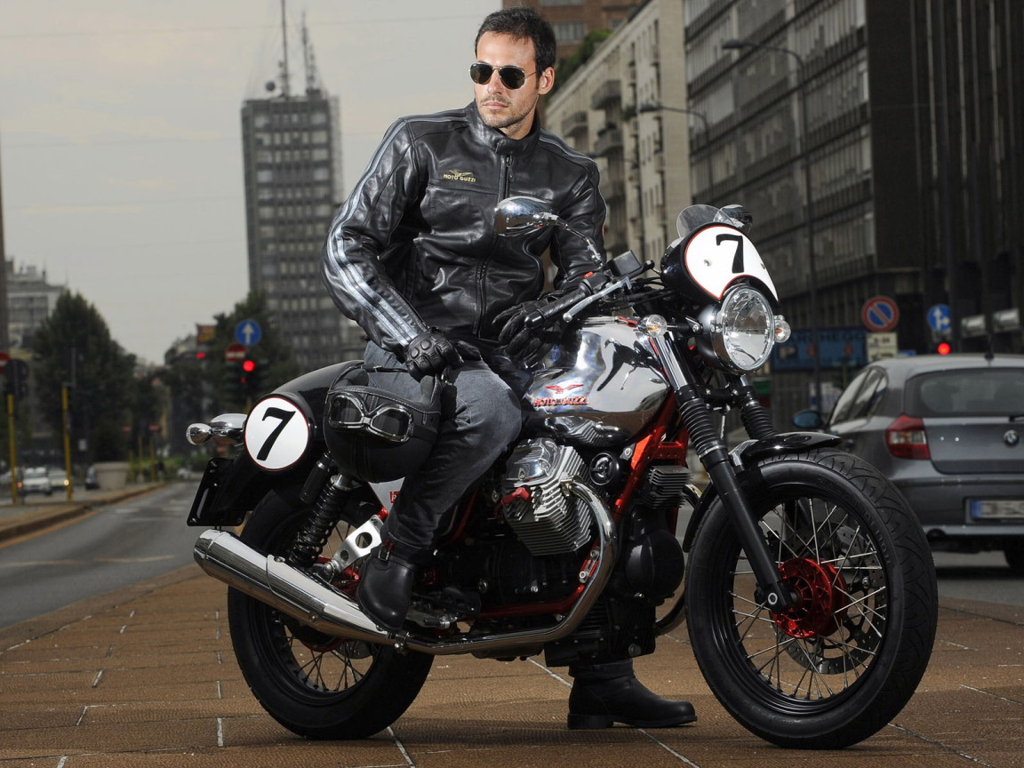 Moto Guzzi v7racer 2011