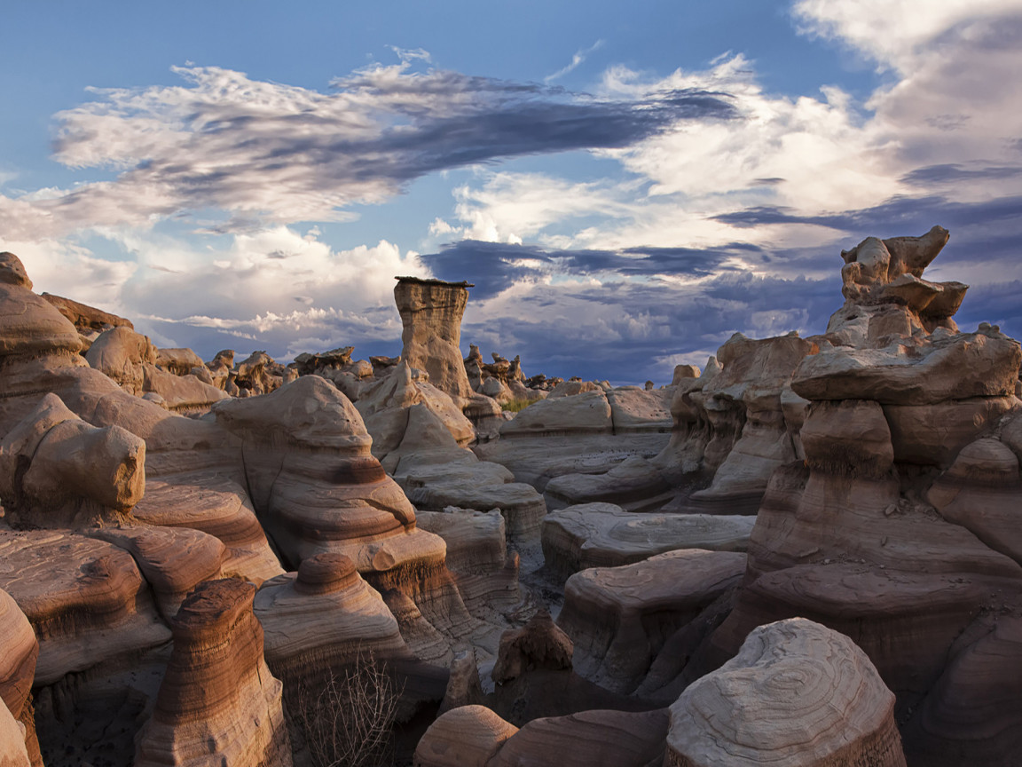 Слоеные скалы