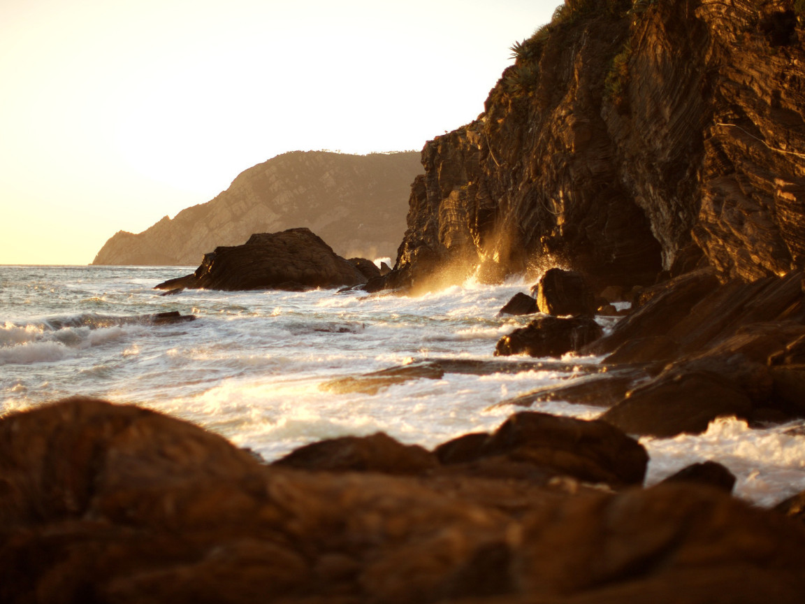 Прибрежные скалы