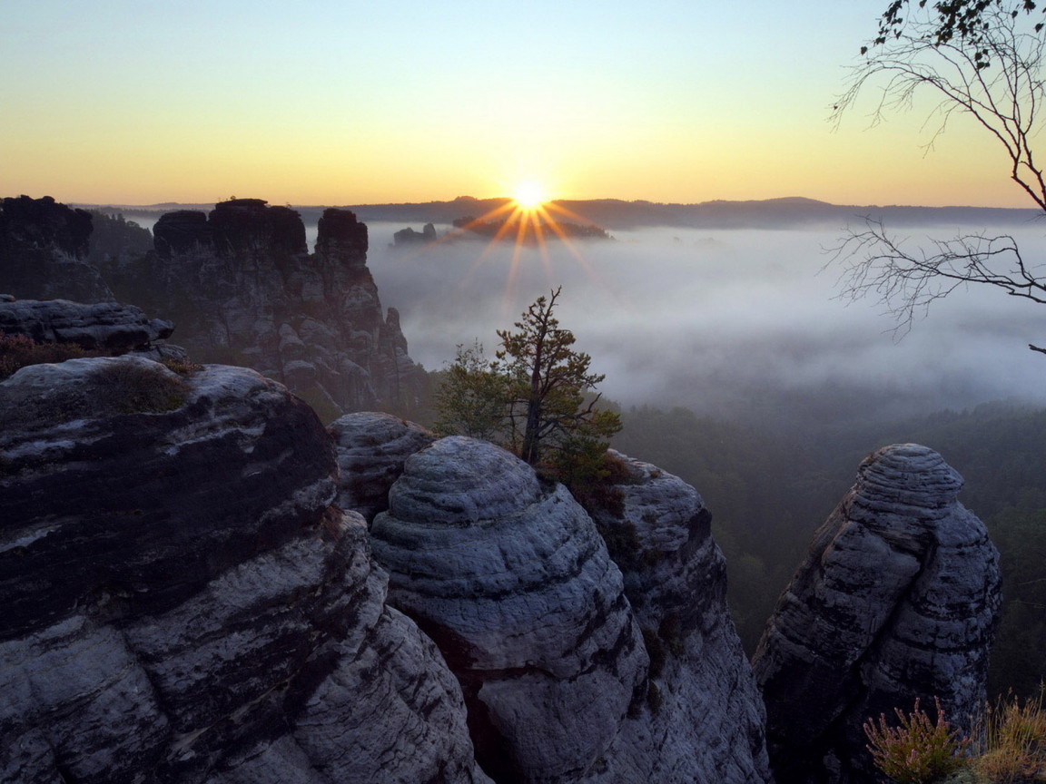 Горы и туман