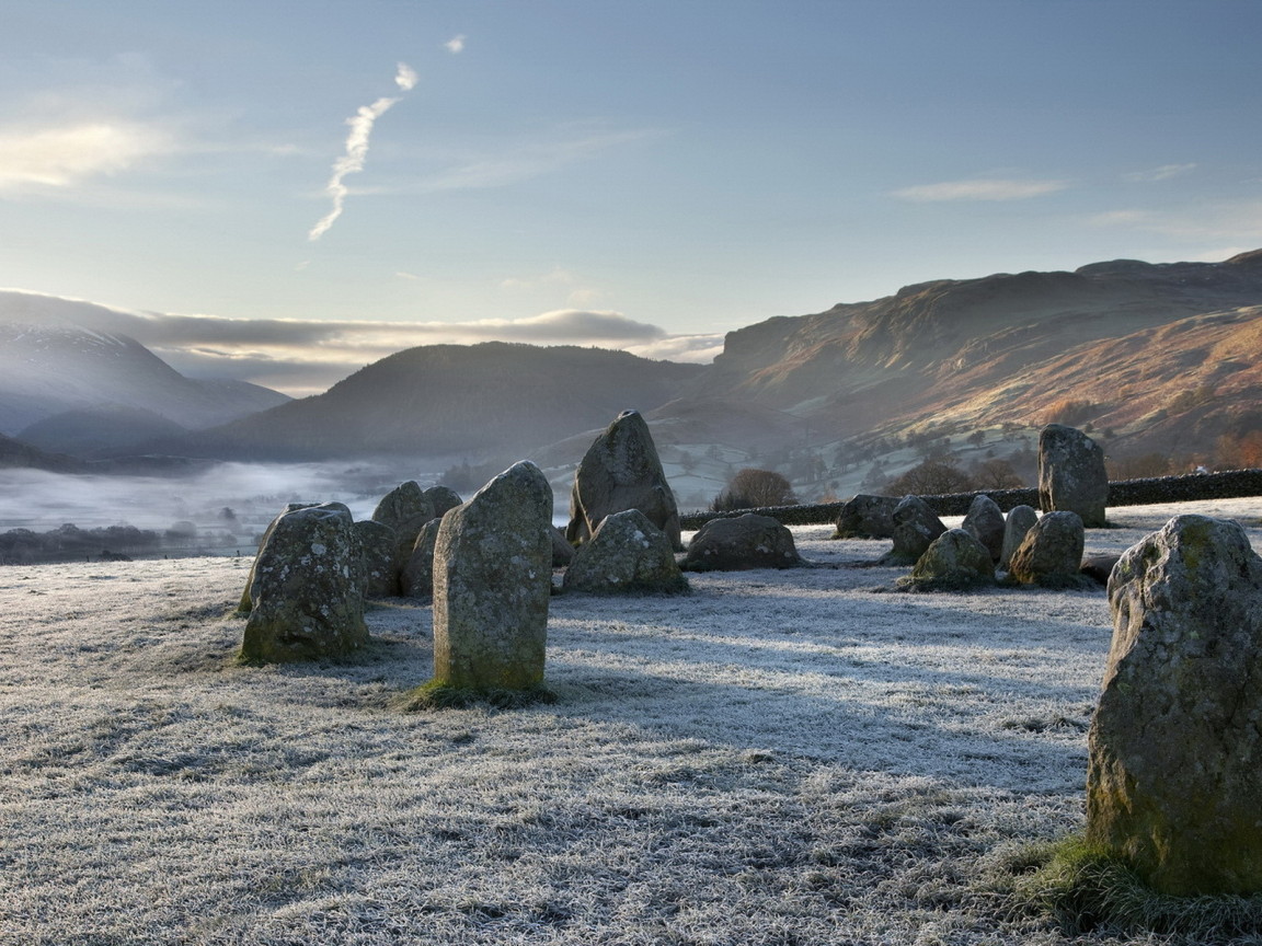 Камни на склоне