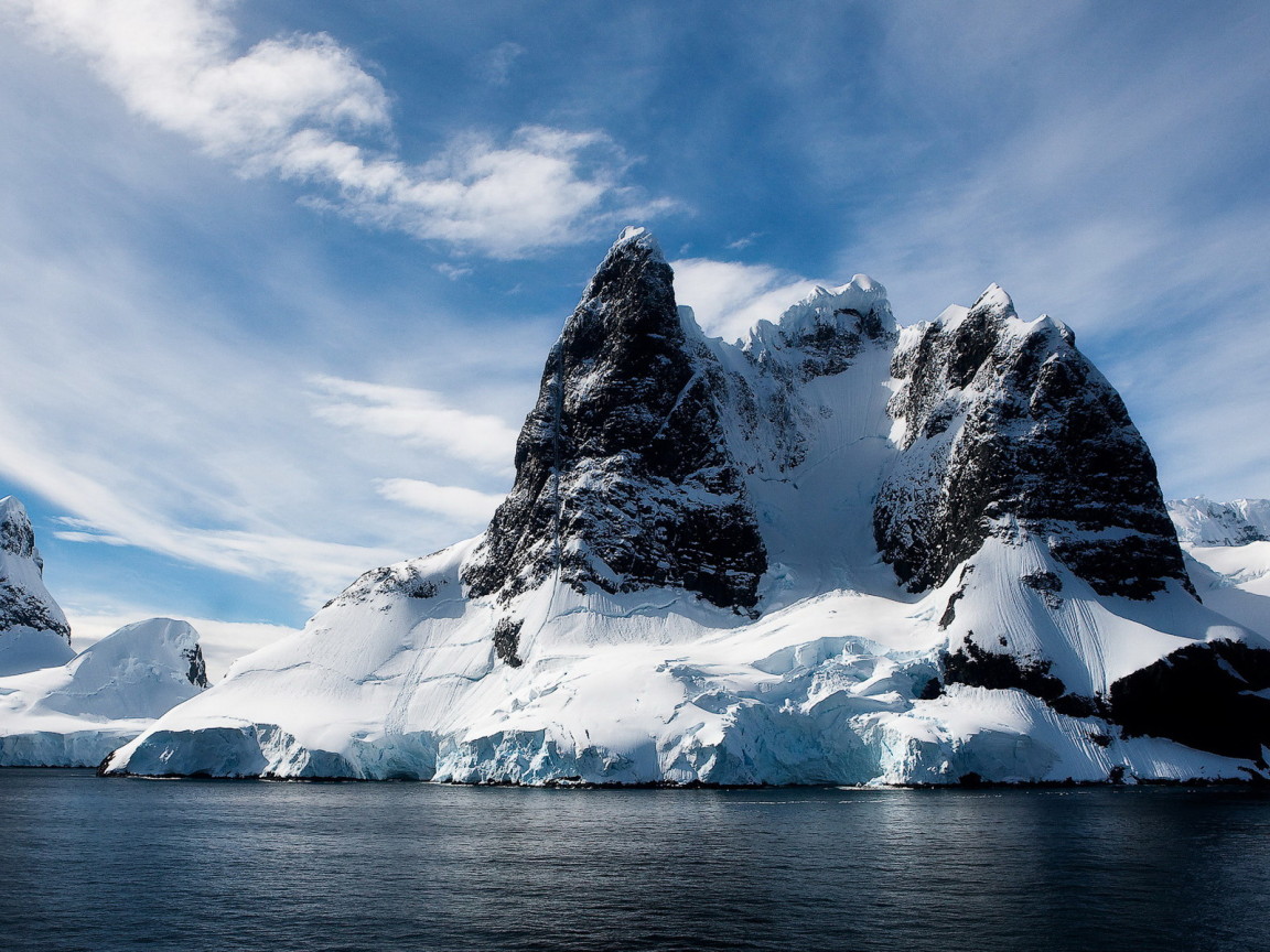 Скала над морем