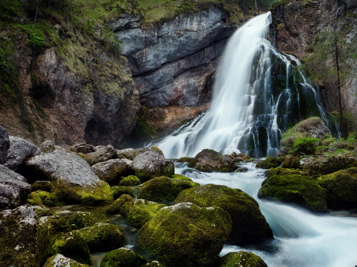 Маленький водопад