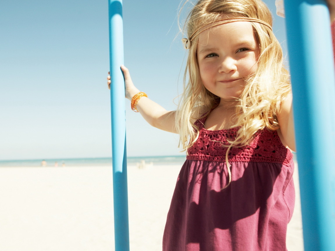 Девочка на пляже