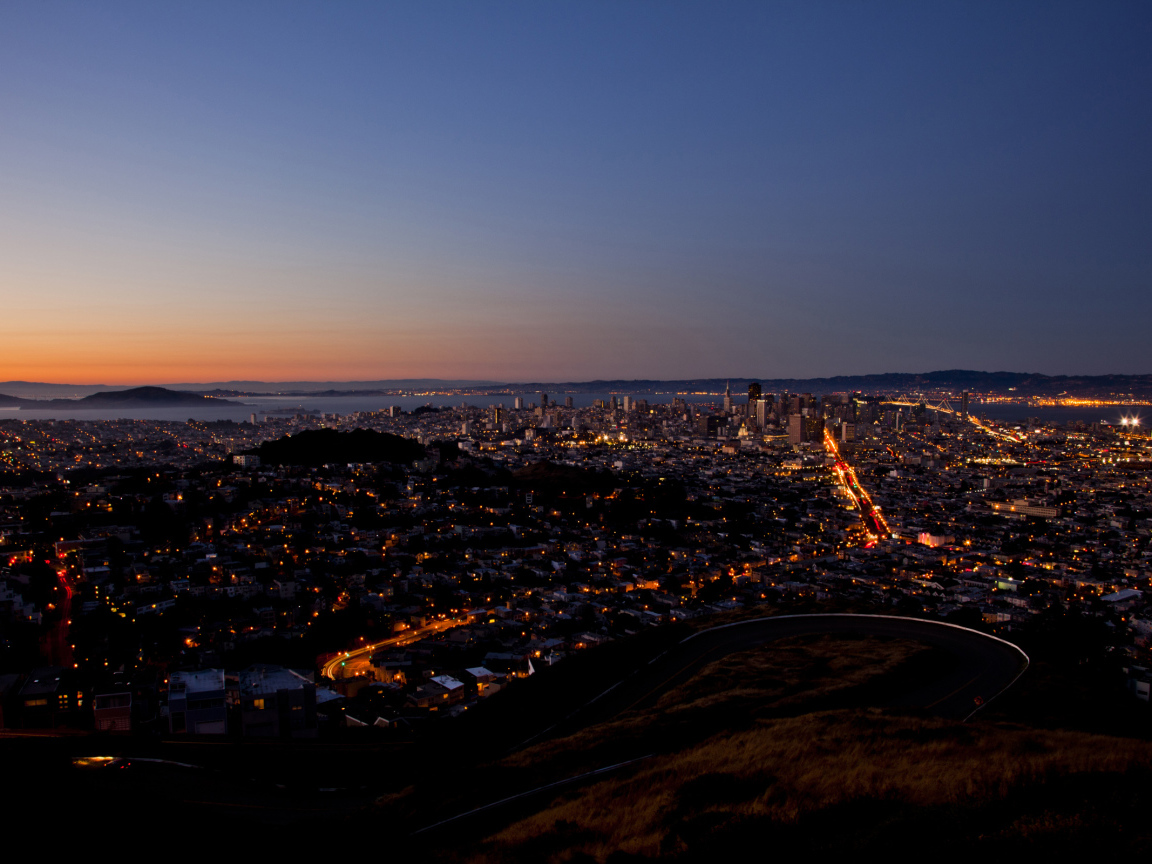 Вечерний город