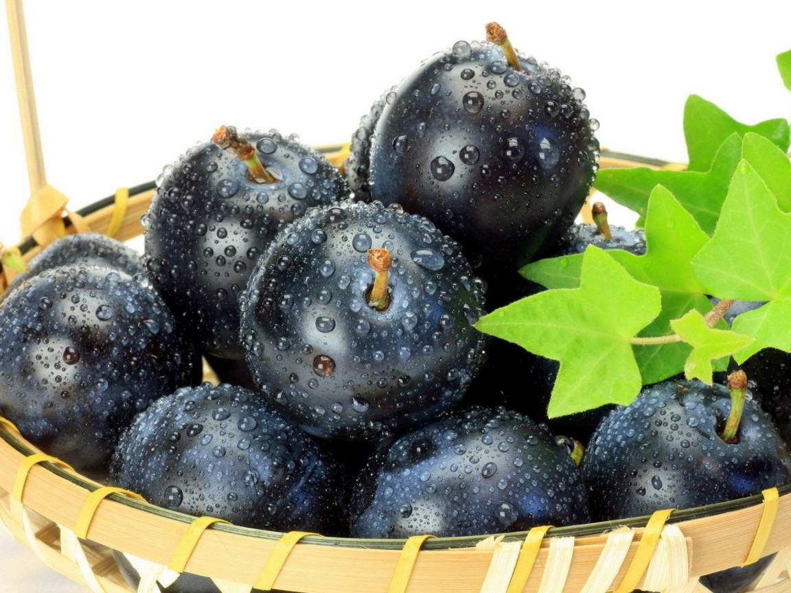 Спелая слива