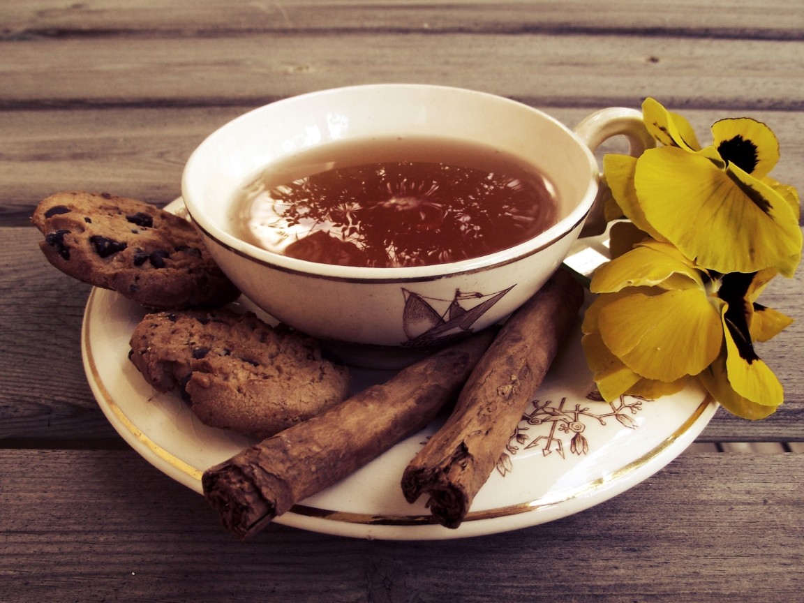 Чай с корицей