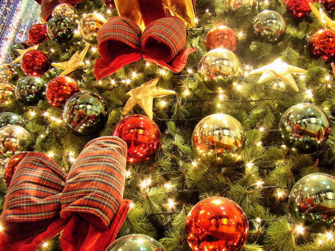 Украшенная елка