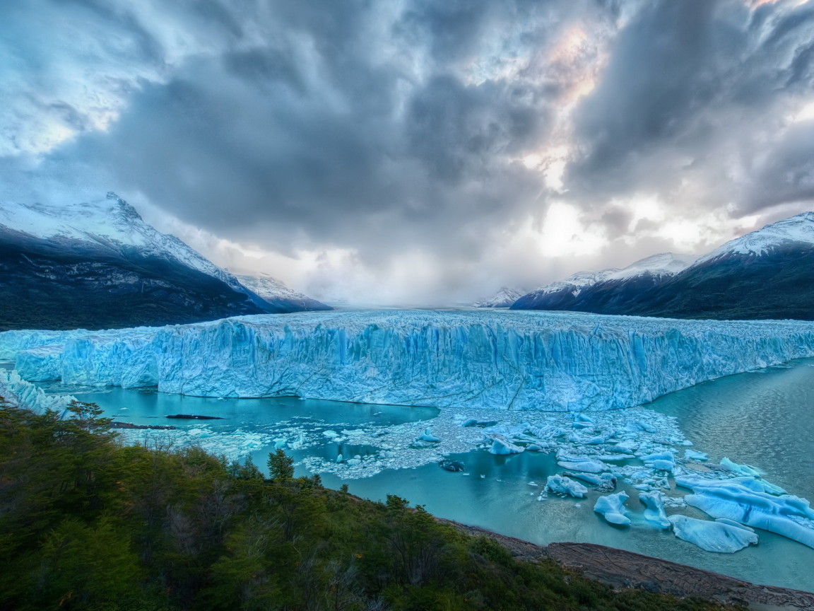 Ледник в горах
