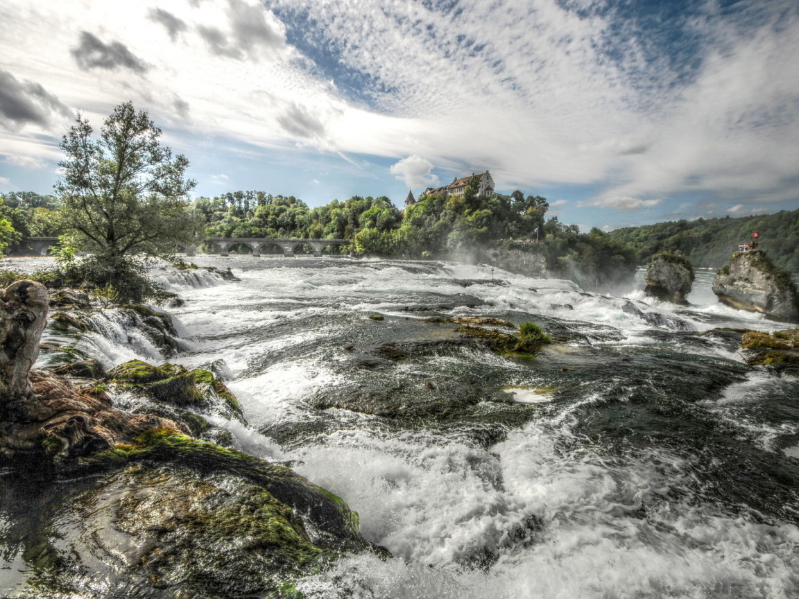 Бурная река