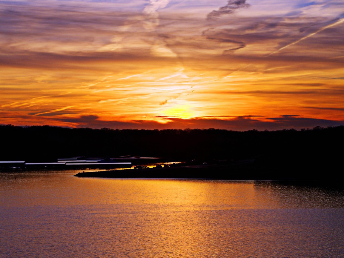 Озеро и закат